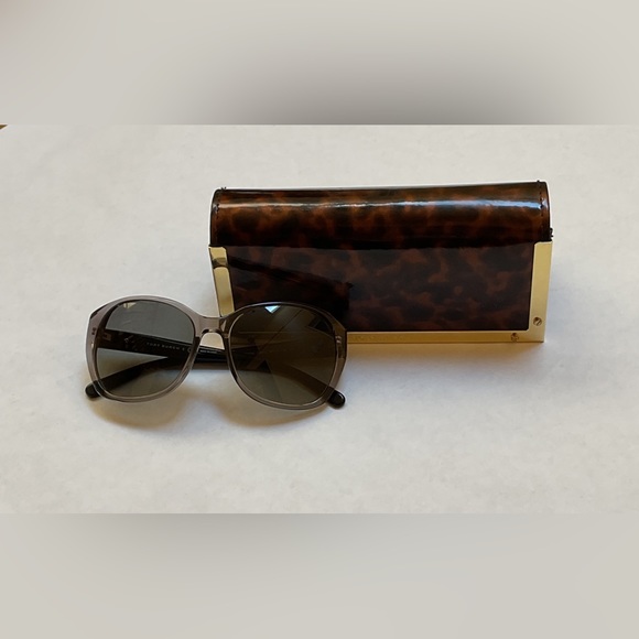 Tory Burch designer sunglasses with case - Picture 3 of 5